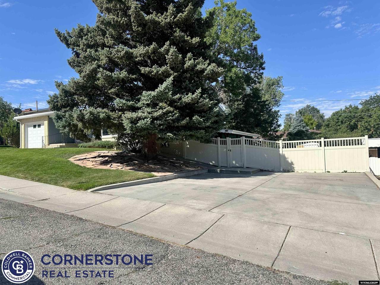 1704 Holly Street - Photo 1