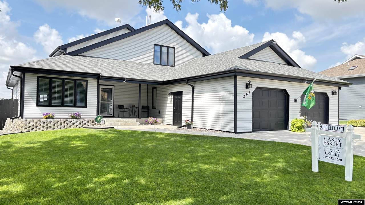 262 Hillcrest Drive - Photo 1