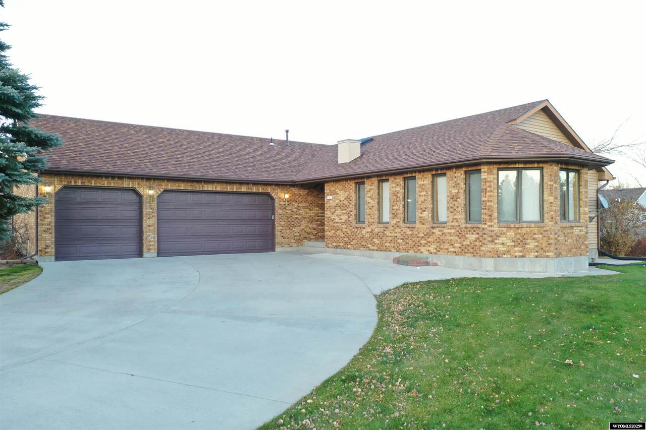 911 Laramie Street - Photo 1