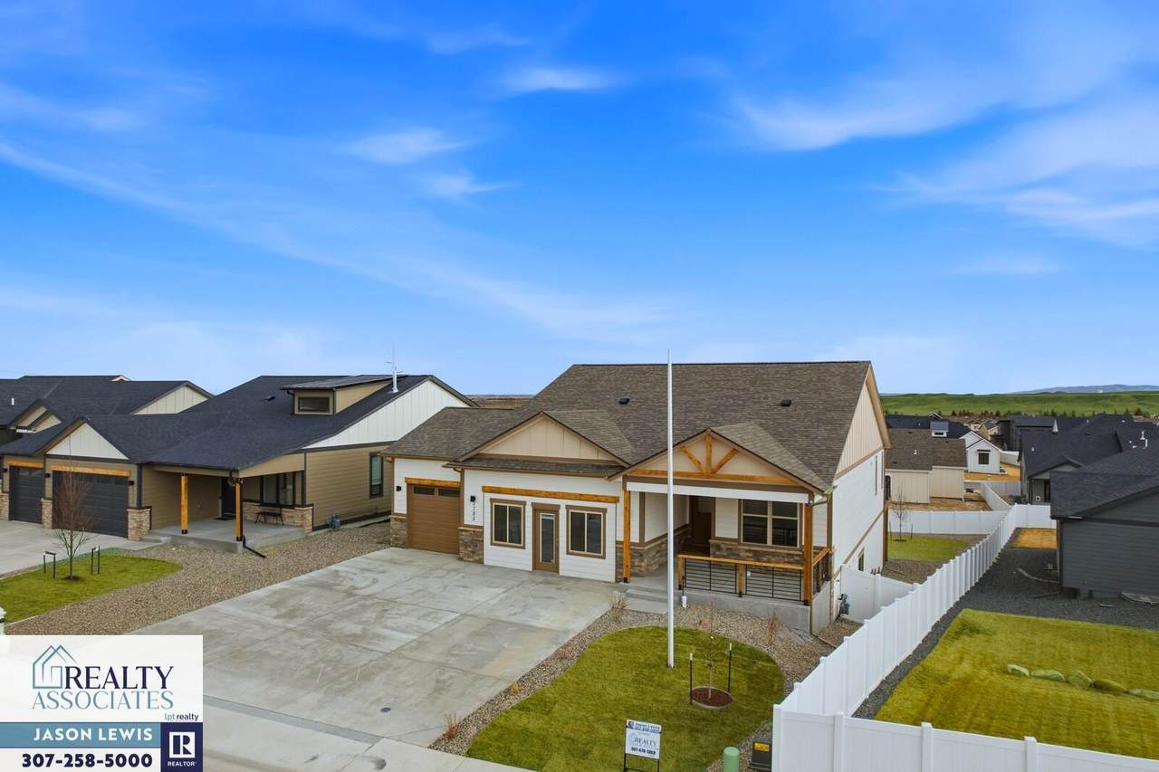 2785 Berkshire Way - Photo 1
