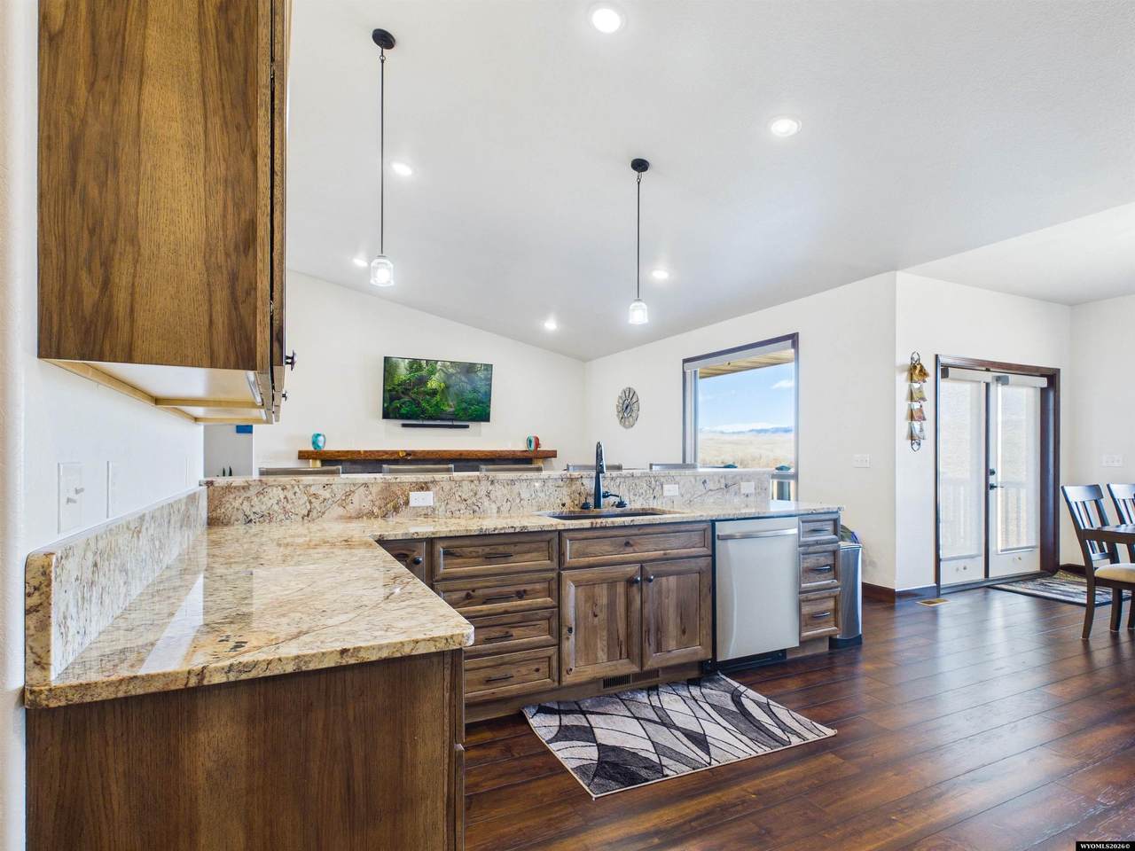207 Eagle Dr - Photo 1