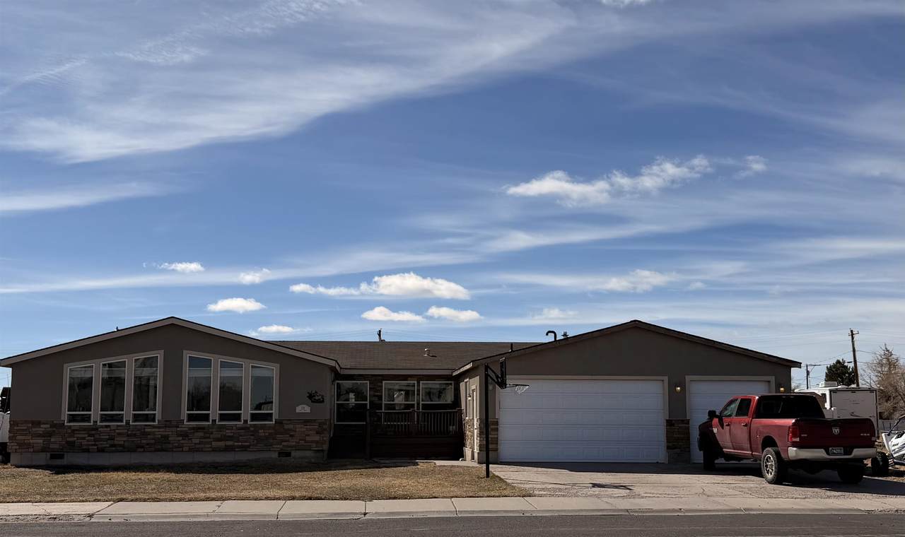 121 W Owen Avenue - Photo 1