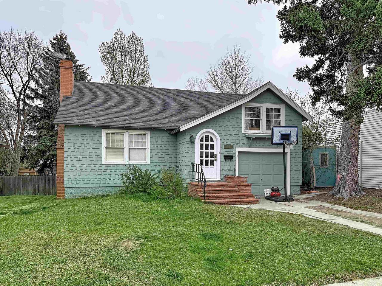 457 Adams Avenue - Photo 1
