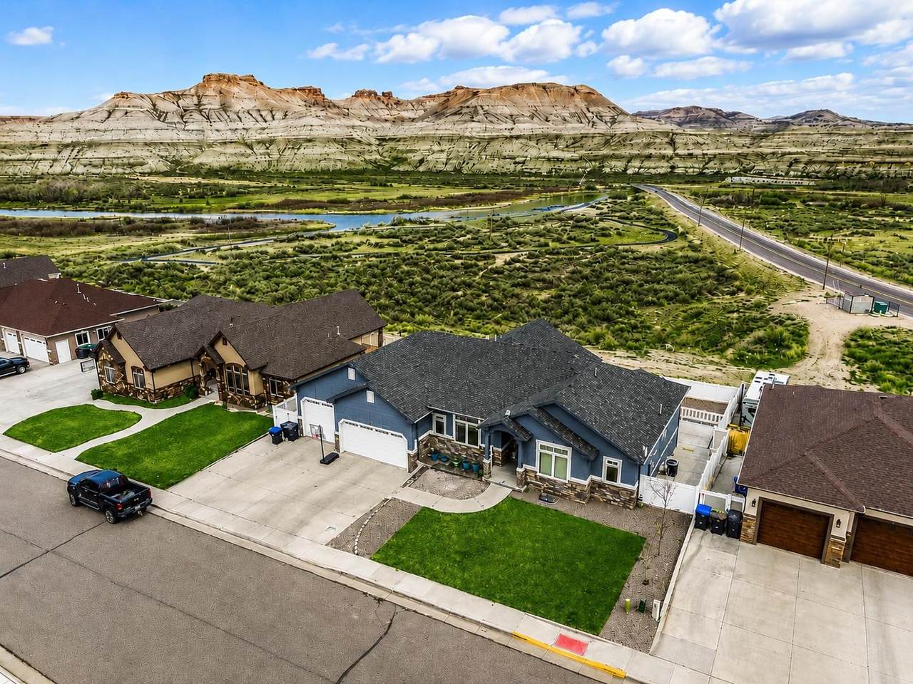 2340 Alexandra Cir - Photo 1