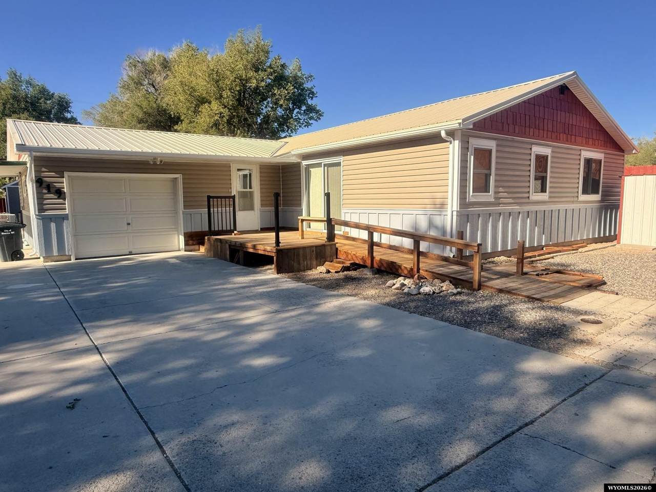 919 Jackson Avenue - Photo 1