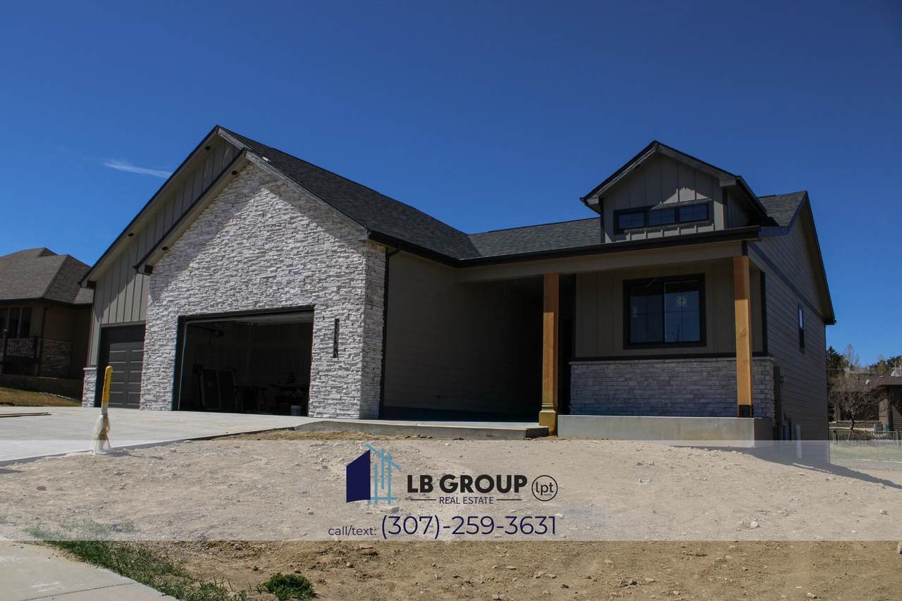 1072 Cornwall St - Photo 1