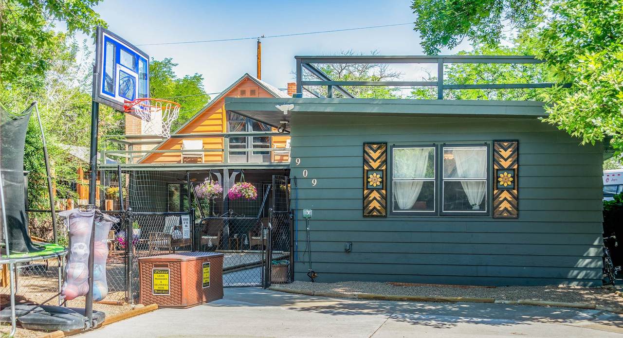 909 Grace Avenue - Photo 1