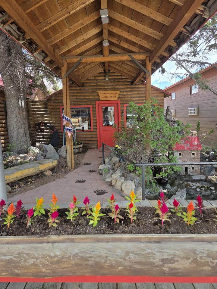 https://bt-photos.global.ssl.fastly.net/wyoming/1280_boomver_2_20262309-2.jpg