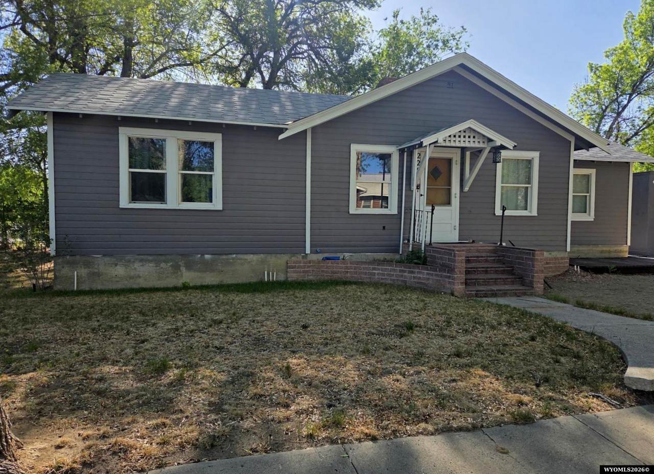 225 13th Street - Photo 1