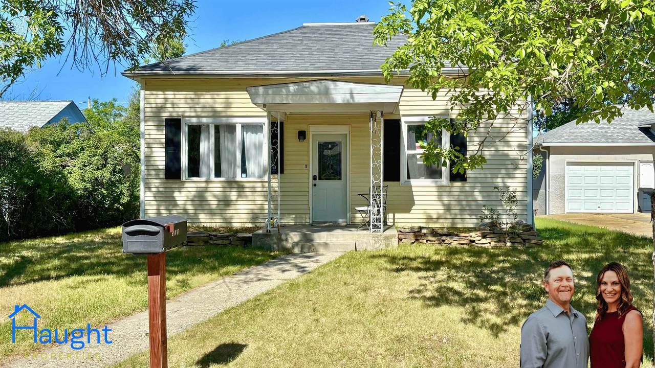 528 8th Street - Photo 1
