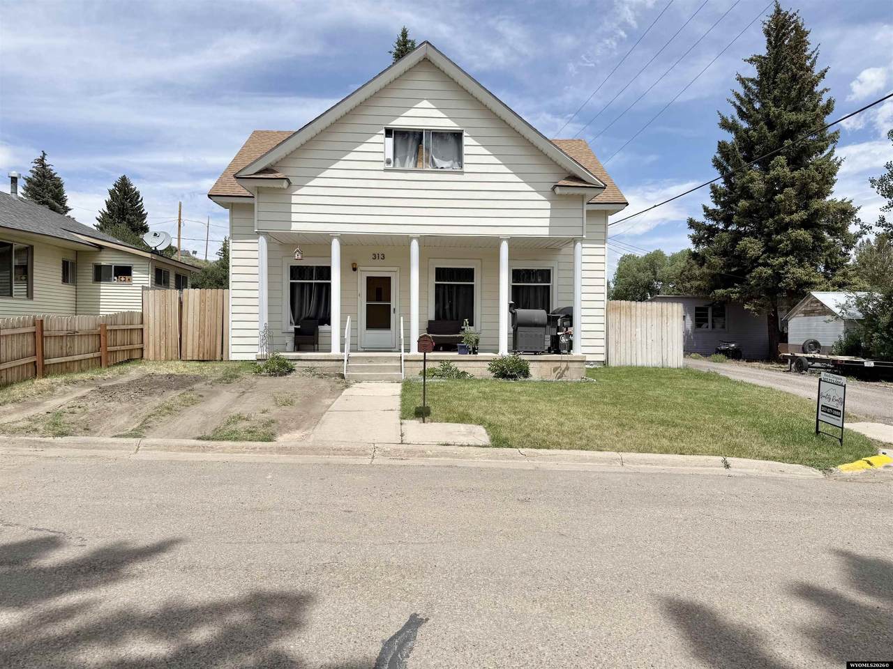 313 Agate St - Photo 1