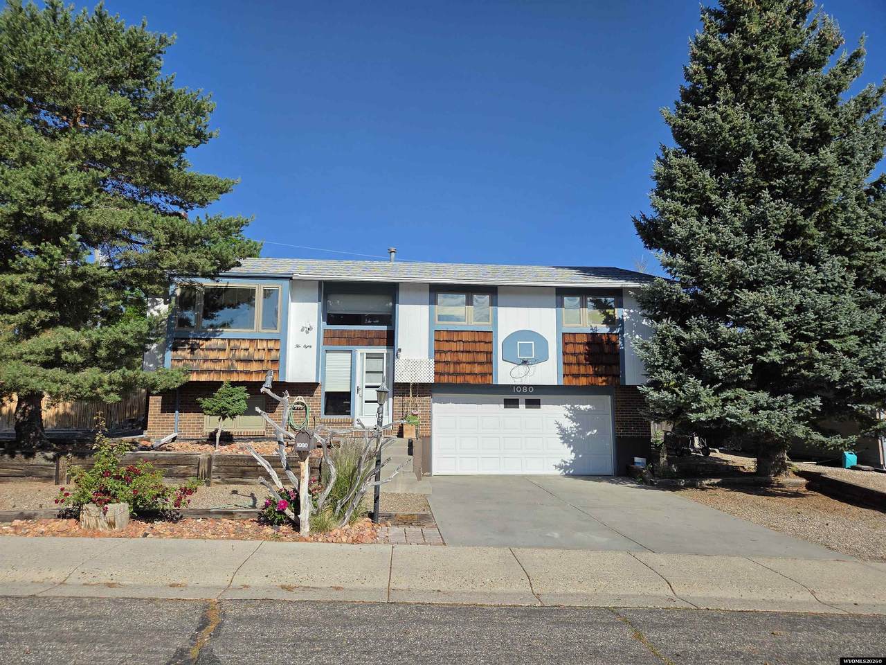 1080 Beaumont Drive - Photo 1