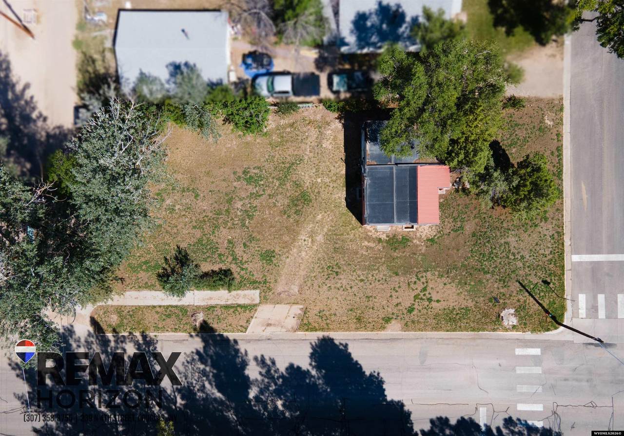 638 7th Street - Photo 1