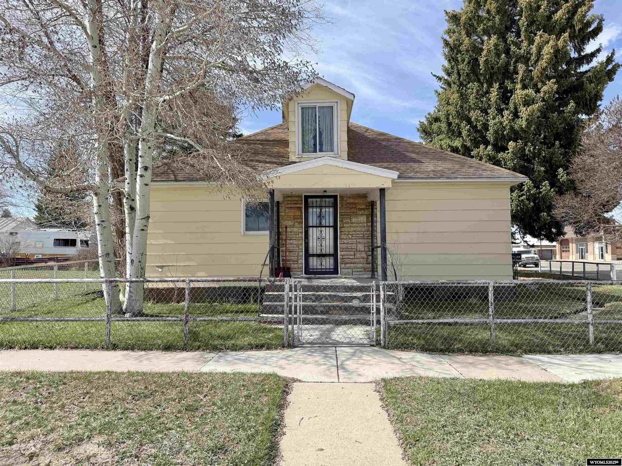1101 Pine Ave - Photo 1