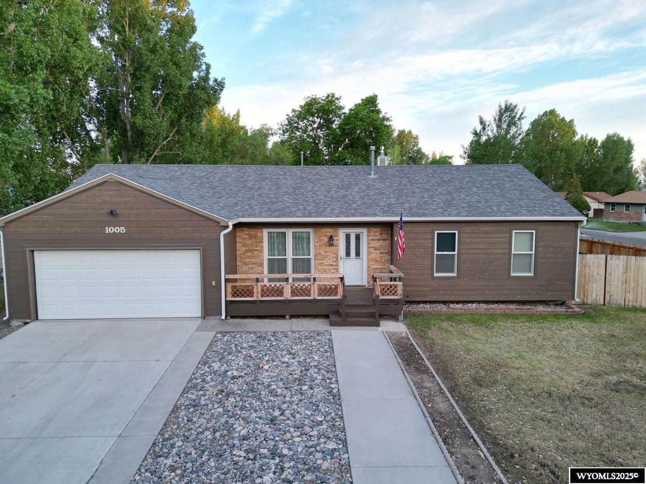1005 Hillside Avenue - Photo 1