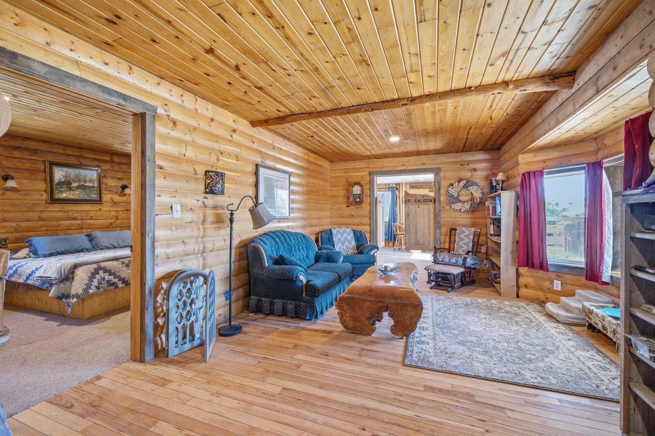 https://bt-photos.global.ssl.fastly.net/wyoming/1280_boomver_3_20261573-2.jpg