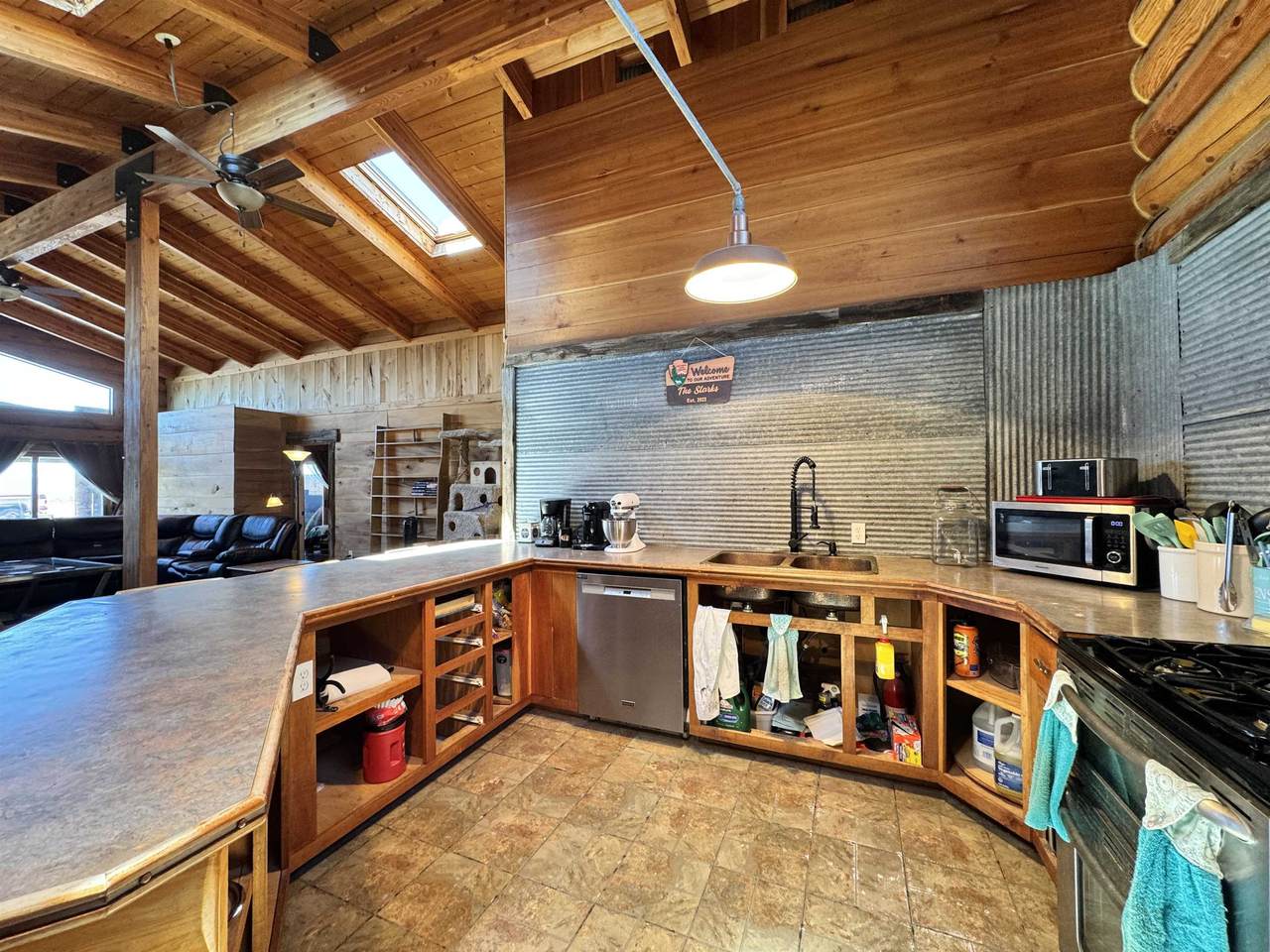 https://bt-photos.global.ssl.fastly.net/wyoming/1280_boomver_3_20262376-3.jpg