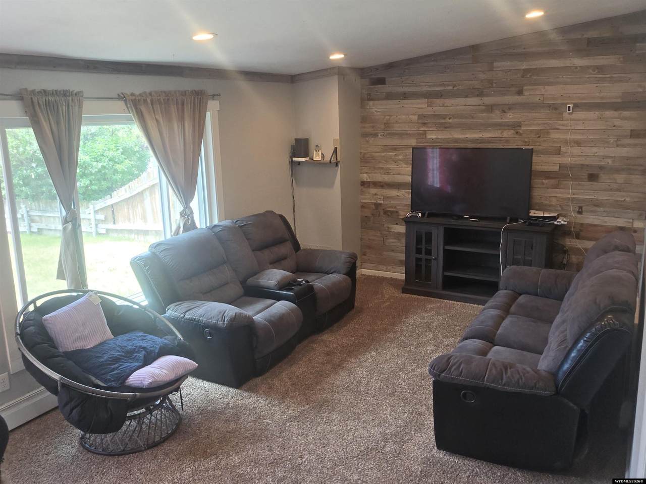 https://bt-photos.global.ssl.fastly.net/wyoming/1280_boomver_2_20263182-2.jpg