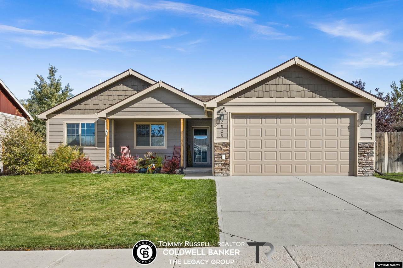 2525 Waterford - Photo 1