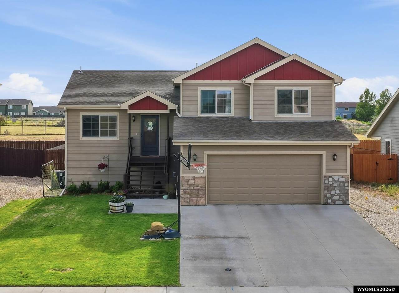 758 Whipsaw Dr - Photo 1