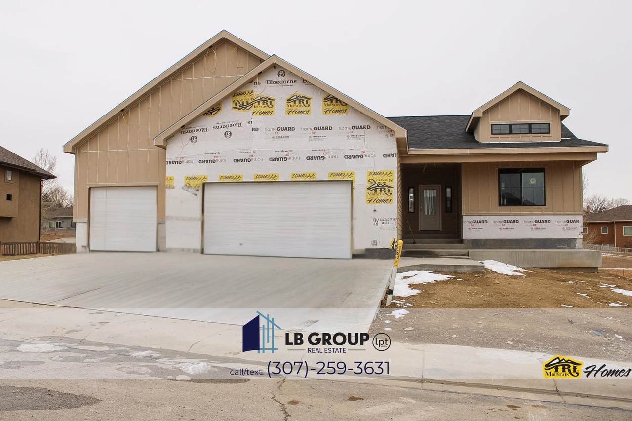 1072 Cornwall St - Photo 1