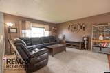 1027 Carver - Photo 3
