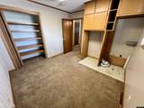 917 Eastview - Photo 18