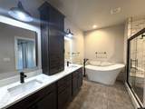 2943 Heathrow Avenue - Photo 12