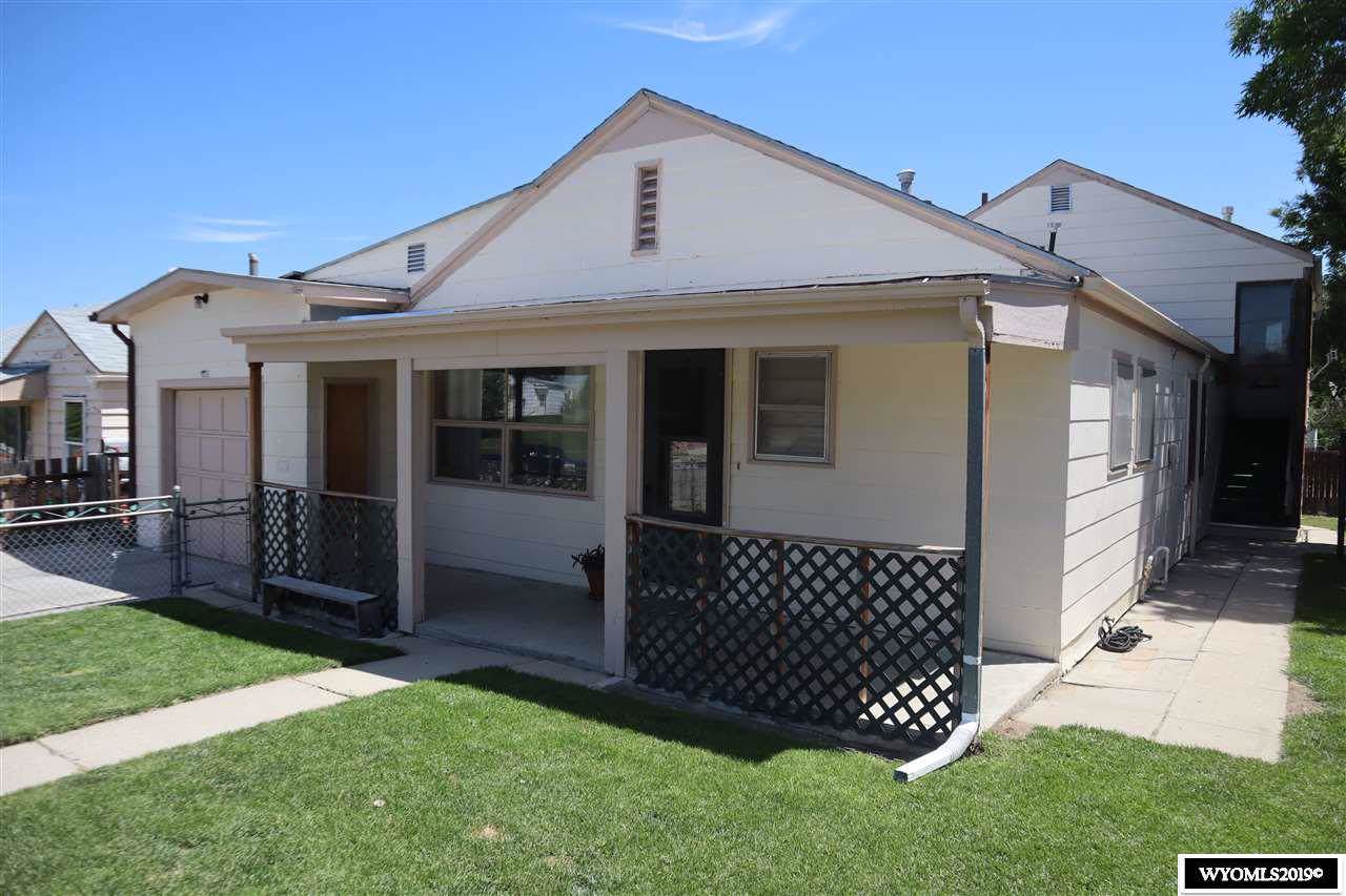 1137 Willow - Photo 1