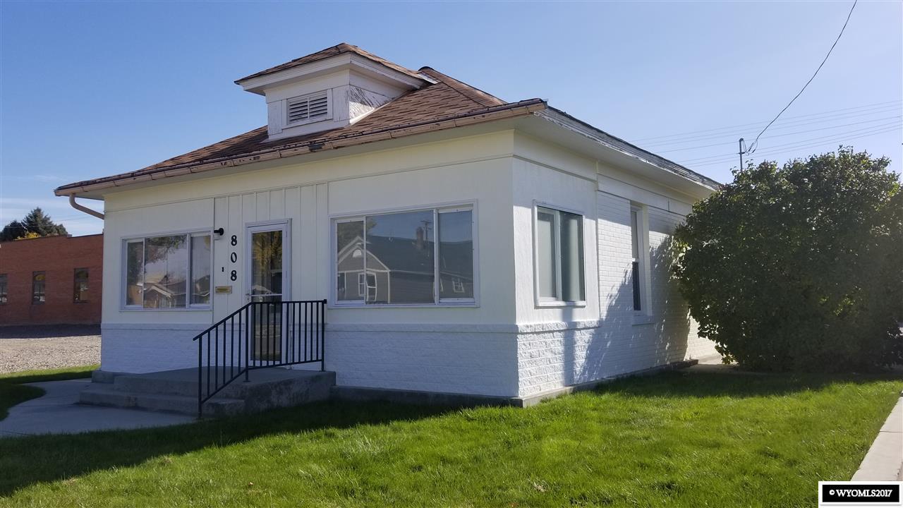 808 Robertson Avenue - Photo 1