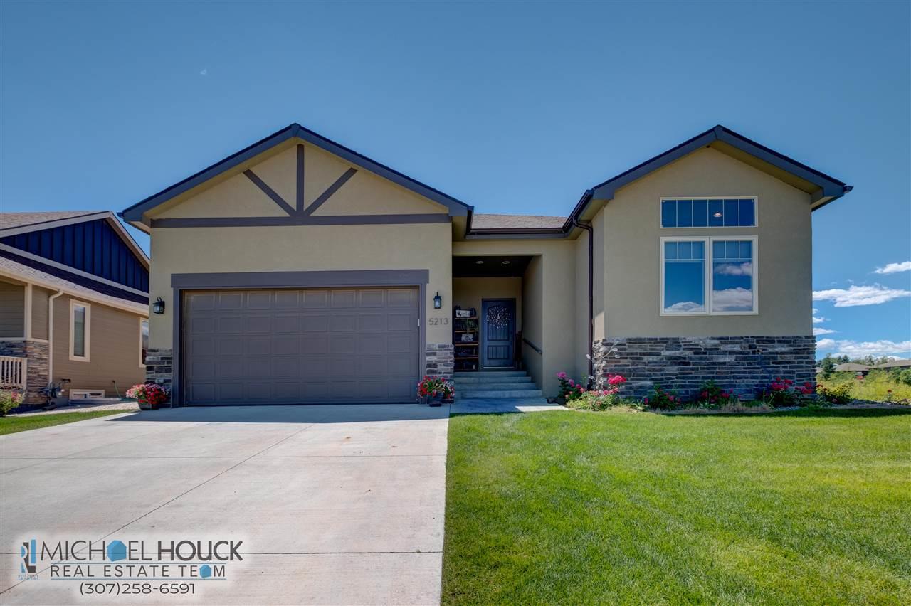 5213 Henning Loop - Photo 1
