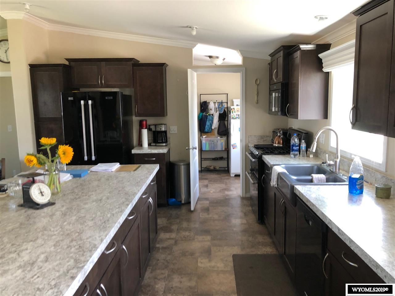 601 Railroad St - Photo 1
