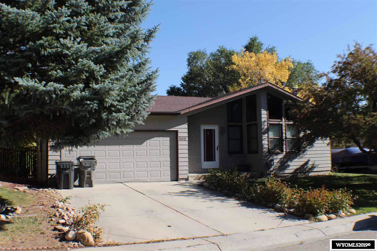 505 Independence Circle - Photo 1
