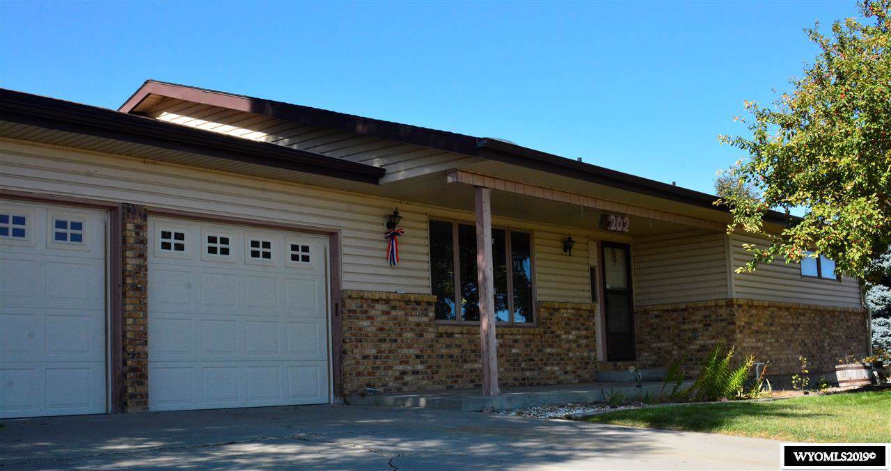 202 Angus Loop - Photo 1