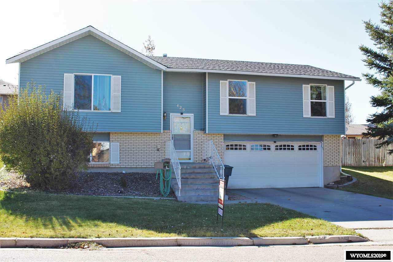 425 Hansen Avenue - Photo 1