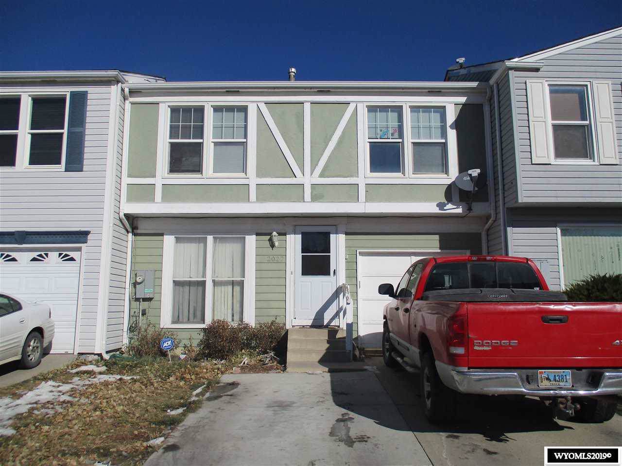 2027 Carter Avenue - Photo 1