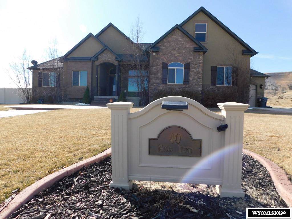 40 Moses Drive - Photo 1