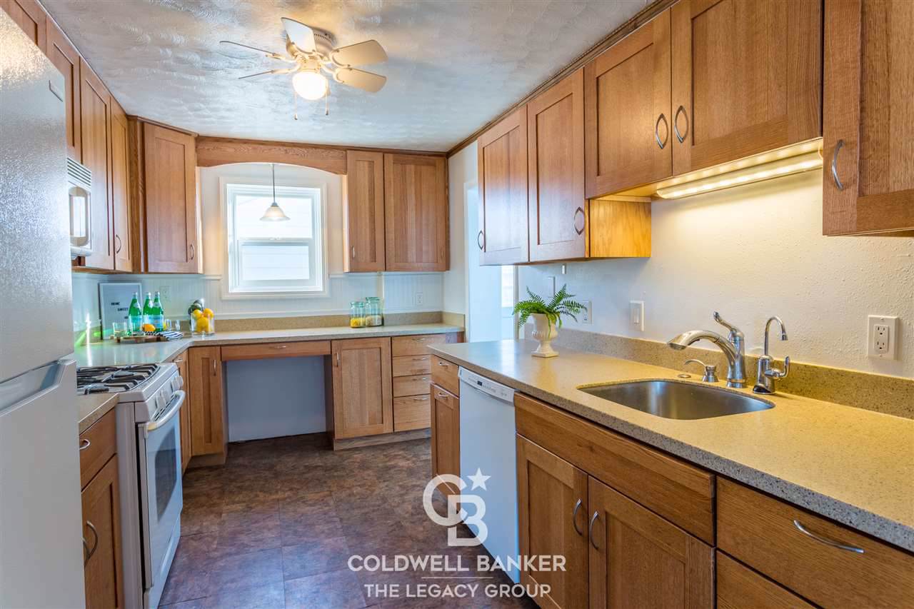 1045 Jefferson Street - Photo 1