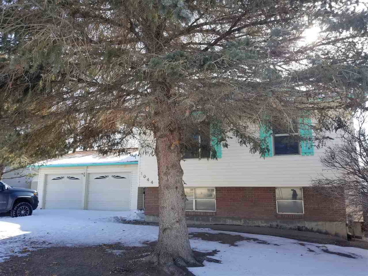 1044 Maple Way - Photo 1
