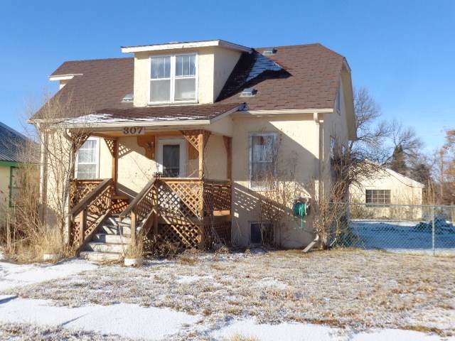 307 Idaho Avenue - Photo 1