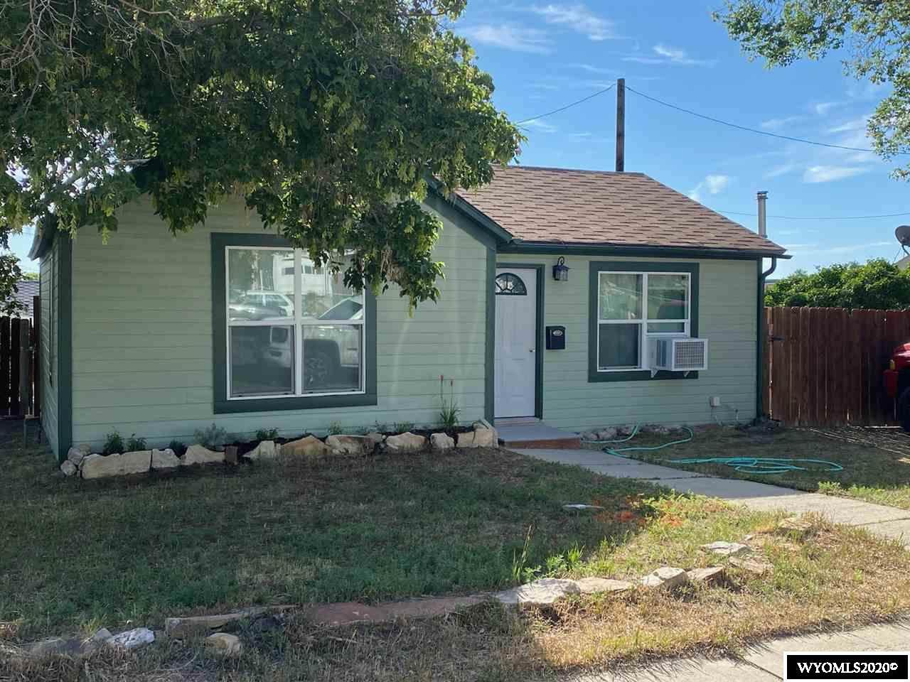 611 Colorado - Photo 1