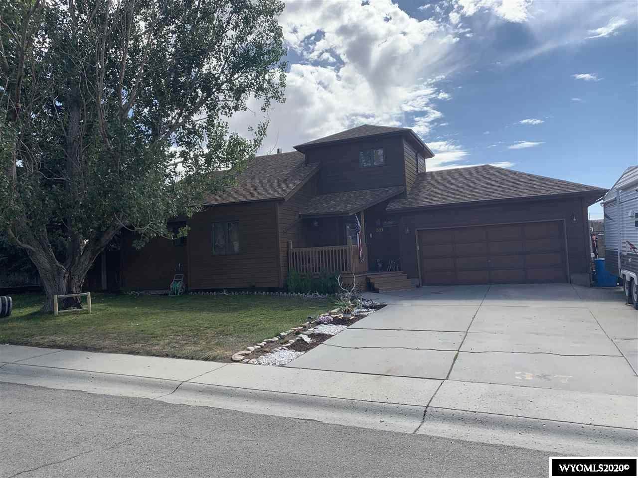 821 Burr Dr - Photo 1