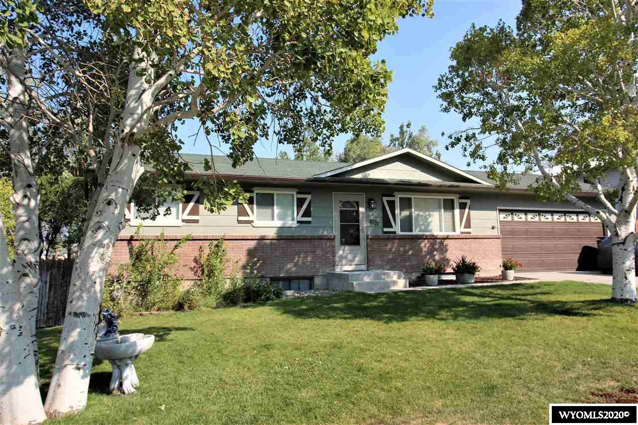 1021 Elm Way - Photo 1