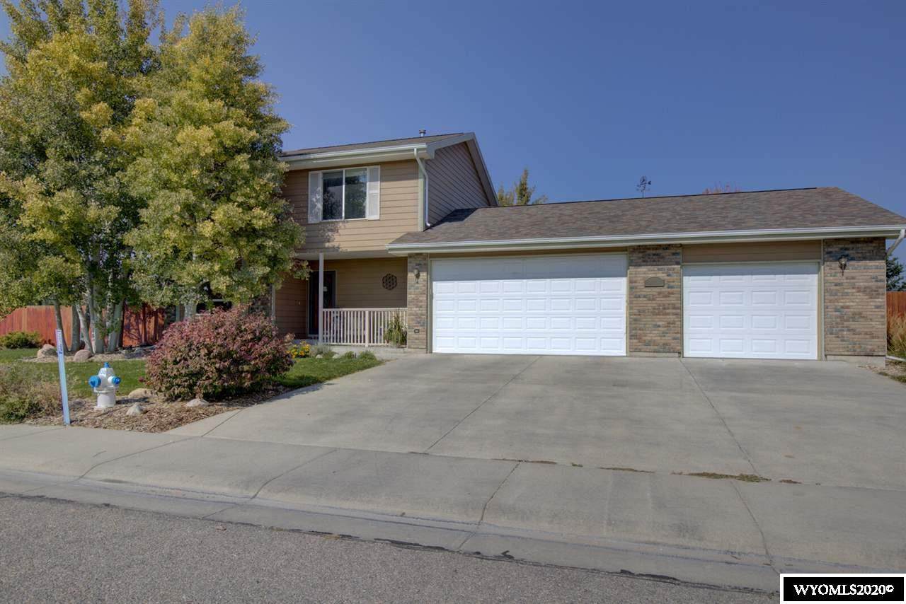 1810 Mandan Trail - Photo 1