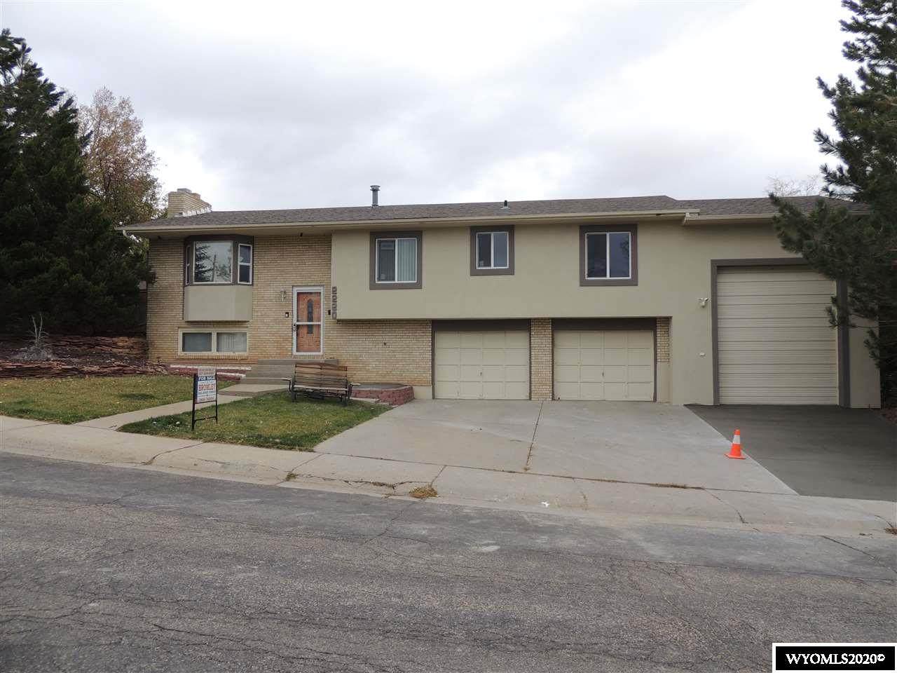2220 Kingsboro Road - Photo 1