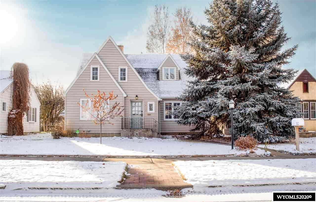 1412 Robertson Avenue - Photo 1