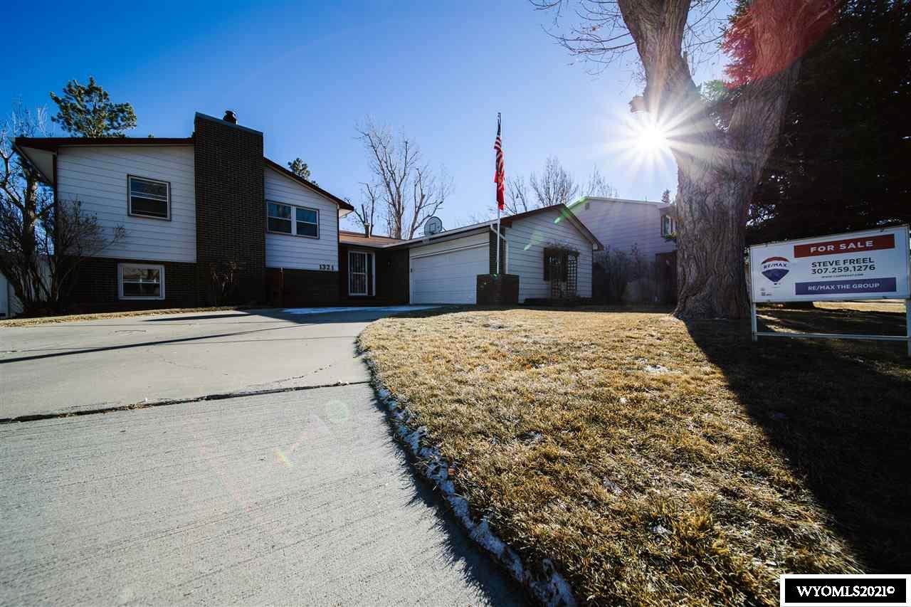 1321 Kelly Drive - Photo 1