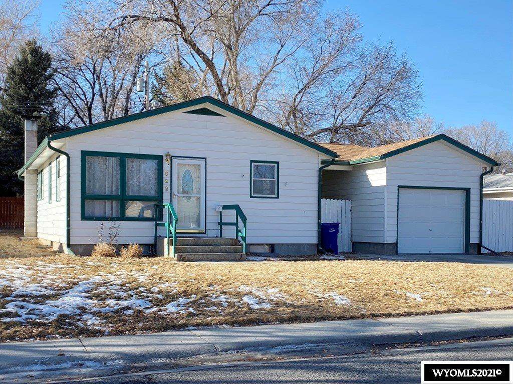 922 Sierra Drive - Photo 1