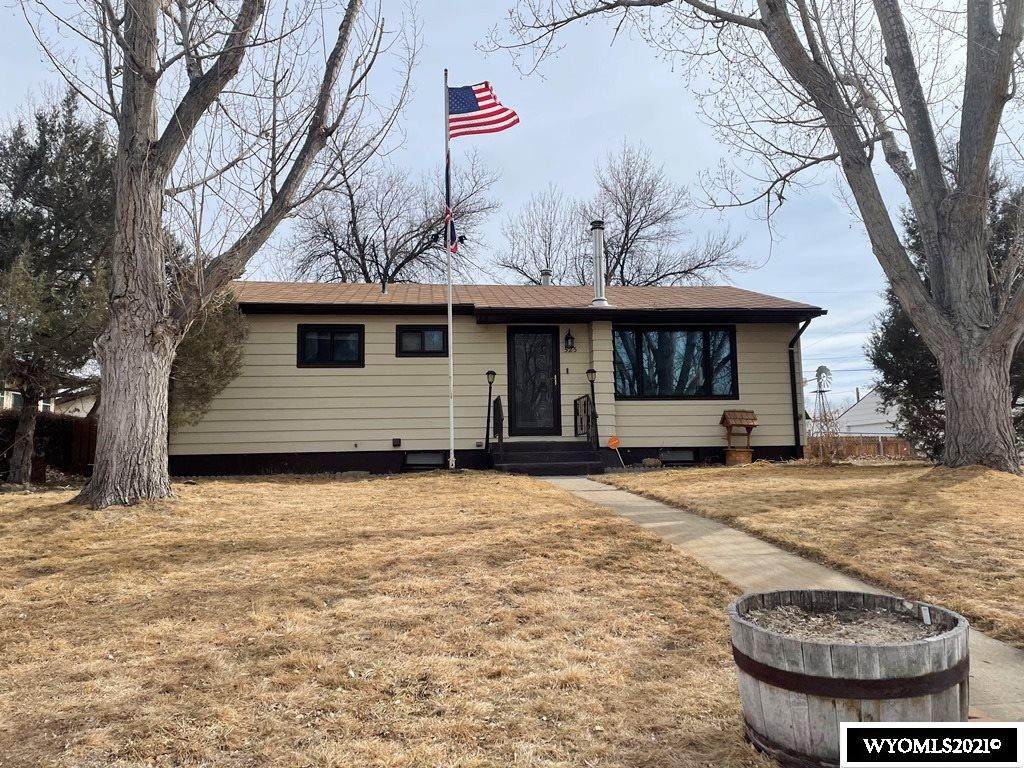 525 16th St E - Photo 1