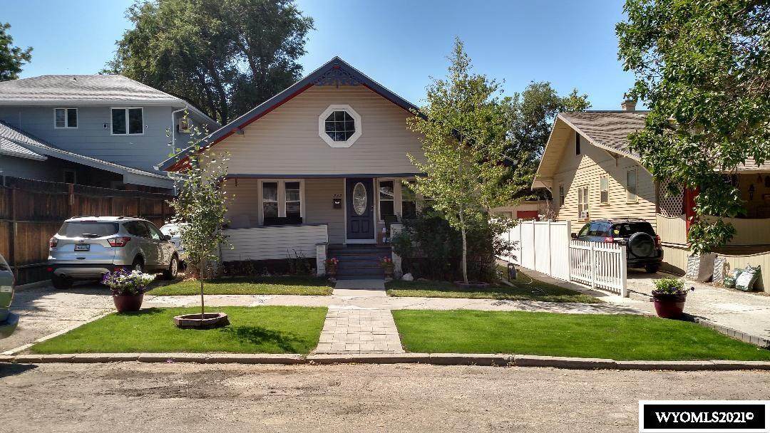 737 4th Street - Photo 1